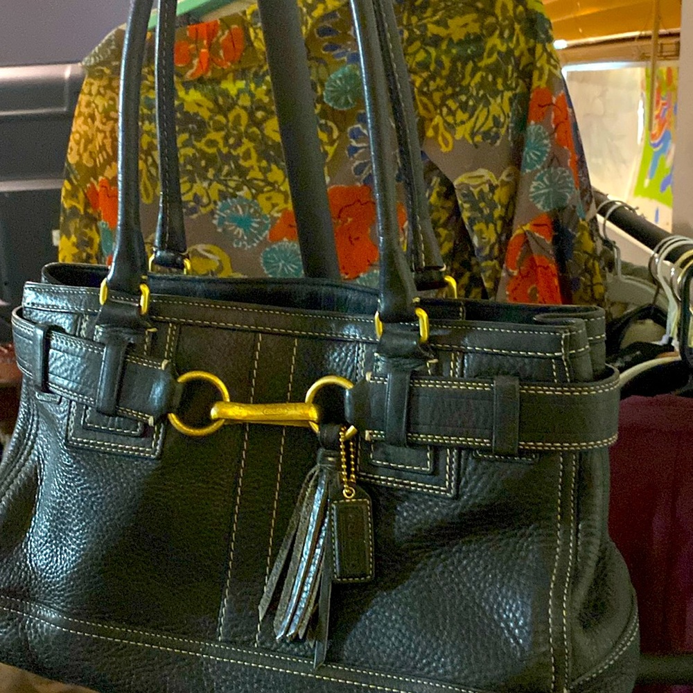 Coach beautiful black pebble leather shoulder bag. Smooth, conditioned leather